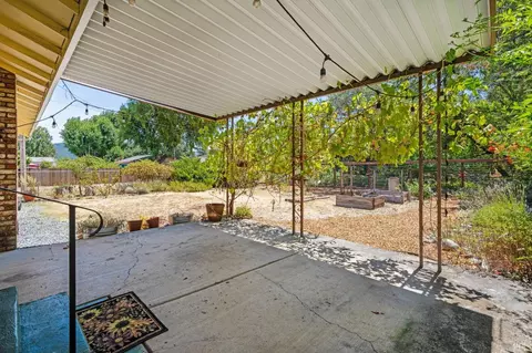 511 W 2nd St, Cloverdale, CA 95425 photo 18