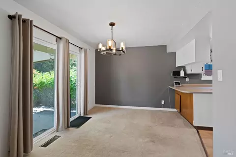 511 W 2nd St, Cloverdale, CA 95425 photo 5
