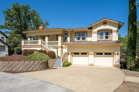 2529 Bartlett Ct, Ukiah, CA 95482