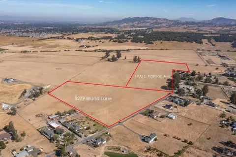 8279 Brand Ln, Penngrove, CA 94951