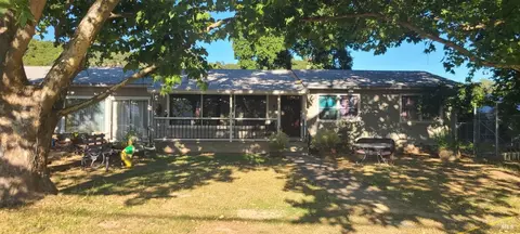 2925 Redemeyer Rd, Ukiah, CA 95482