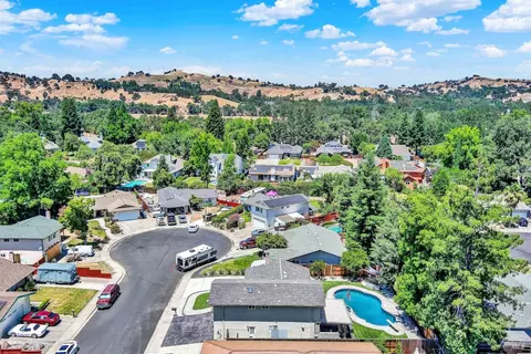 View/Area - 819 Corte Malaga Ct, Vacaville, CA 95688 photo 5 of 8