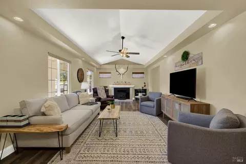 Living - 819 Corte Malaga Ct, Vacaville, CA 95688 photo 1 of 2