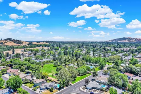 View/Area - 819 Corte Malaga Ct, Vacaville, CA 95688 photo 8 of 8