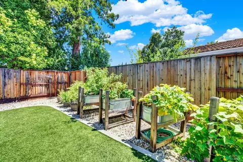 Exterior - 819 Corte Malaga Ct, Vacaville, CA 95688 photo 14 of 16