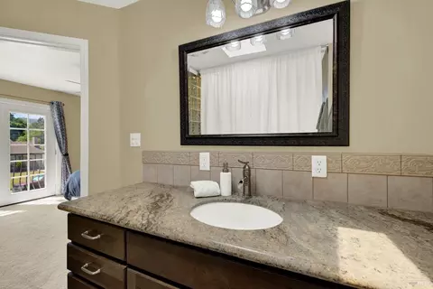 Bath - 819 Corte Malaga Ct, Vacaville, CA 95688 photo 5 of 5