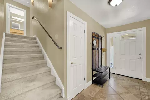 Entry Way - 819 Corte Malaga Ct, Vacaville, CA 95688 photo 3 of 3