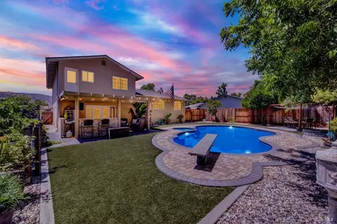 819 Corte Malaga Ct, Vacaville, CA 95688