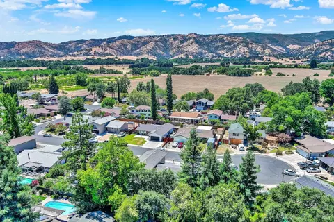 View/Area - 819 Corte Malaga Ct, Vacaville, CA 95688 photo 6 of 8