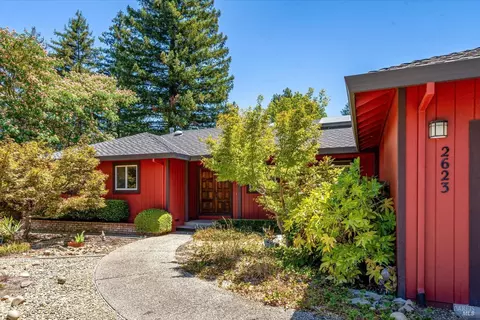 2623 Colombard Ct, Saint Helena, CA 94574