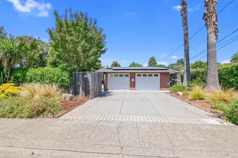 55 Grove Ln, Novato, CA 94947