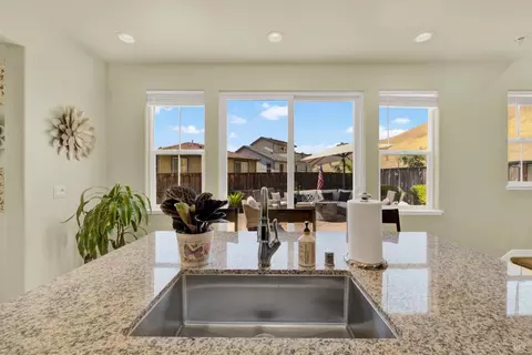 Kitchen - 4471 Cancun Ct, Fairfield, CA 94533 photo 8 of 9