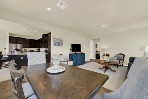 Dining - 4471 Cancun Ct, Fairfield, CA 94533 photo 3 of 4