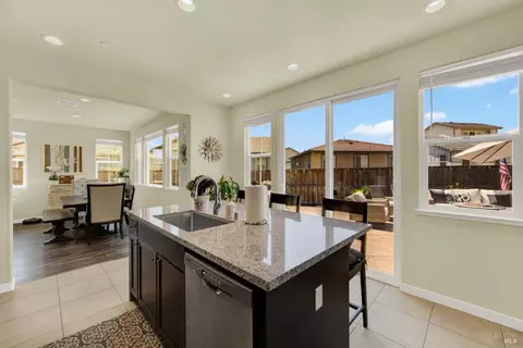 Kitchen - 4471 Cancun Ct, Fairfield, CA 94533 photo 6 of 9