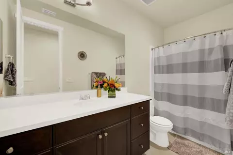 Bath - 4471 Cancun Ct, Fairfield, CA 94533 photo 2 of 5