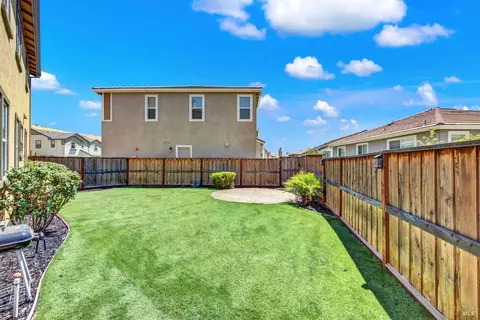 Exterior - 4471 Cancun Ct, Fairfield, CA 94533 photo 8 of 13