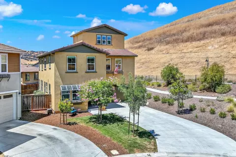 Exterior - 4471 Cancun Ct, Fairfield, CA 94533 photo 2 of 13