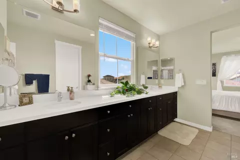 Bath - 4471 Cancun Ct, Fairfield, CA 94533 photo 5 of 5