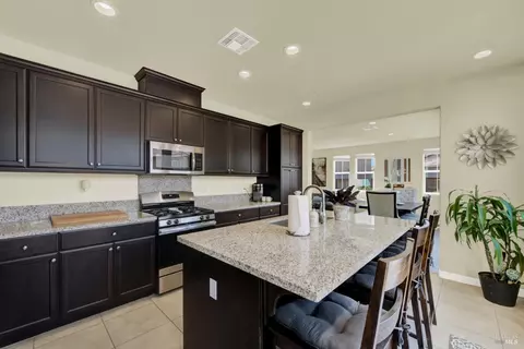 Kitchen - 4471 Cancun Ct, Fairfield, CA 94533 photo 4 of 9
