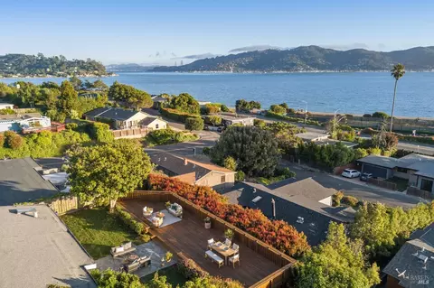 View/Area - 696 Hilary Dr, Tiburon, CA 94920 photo 5 of 6