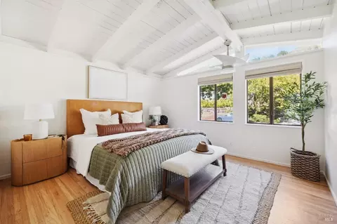 Bedroom - 696 Hilary Dr, Tiburon, CA 94920 photo 1 of 9