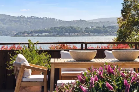 View/Area - 696 Hilary Dr, Tiburon, CA 94920 photo 1 of 6