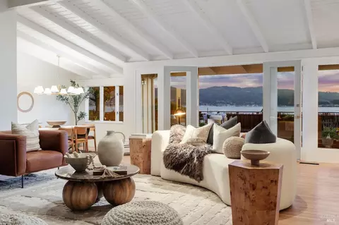 Living - 696 Hilary Dr, Tiburon, CA 94920 photo 8 of 8