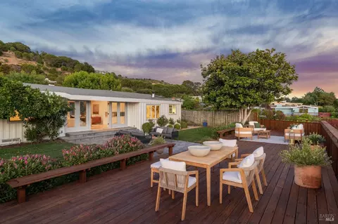 Exterior - 696 Hilary Dr, Tiburon, CA 94920 photo 31 of 33