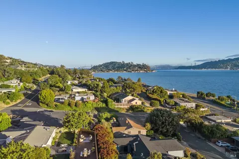 View/Area - 696 Hilary Dr, Tiburon, CA 94920 photo 6 of 6