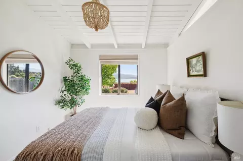 Bedroom - 696 Hilary Dr, Tiburon, CA 94920 photo 5 of 9