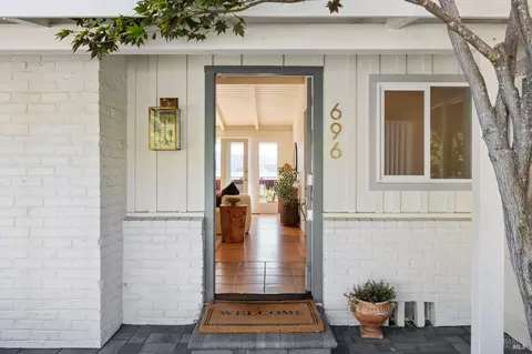 Entry Way - 696 Hilary Dr, Tiburon, CA 94920 photo 2 of 2