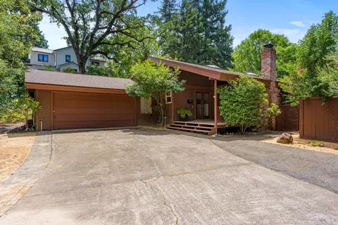 320 N Spring St, Ukiah, CA 95482 photo 2