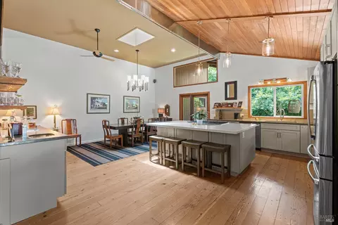 320 N Spring St, Ukiah, CA 95482 photo 9