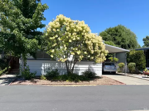 708 Sequoia Dr, Windsor, CA 95492