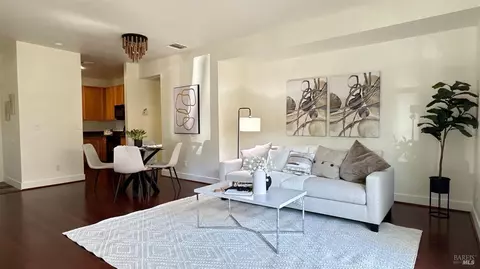 400 Pine Ridge Dr, San Ramon, CA 94582