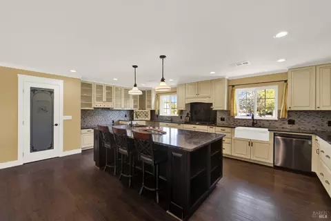 992 Davis St, Vacaville, CA 95687 photo 17