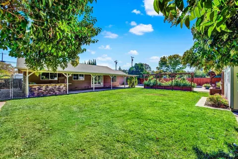 992 Davis St, Vacaville, CA 95687 photo 3