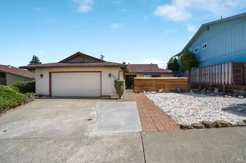 324 Whitecliff Dr, Vallejo, CA 94589 photo 3