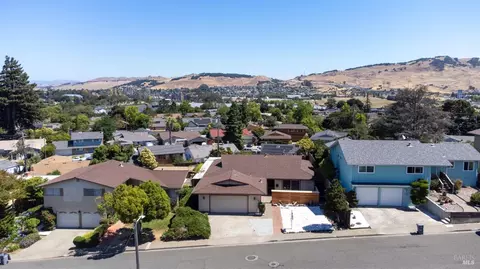 324 Whitecliff Dr, Vallejo, CA 94589 photo 2