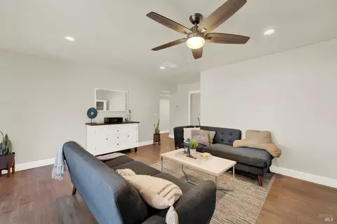 2094 Thrush Way, Fairfield, CA 94533 photo 9