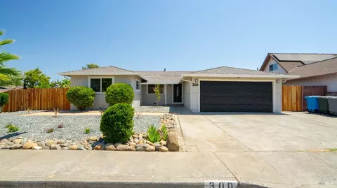 300 Mono Dr, Vacaville, CA 95687