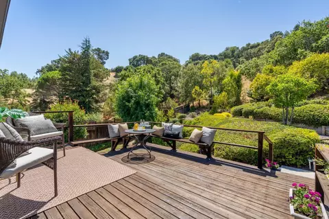 46 Elda Dr, San Rafael, CA 94903 photo 2
