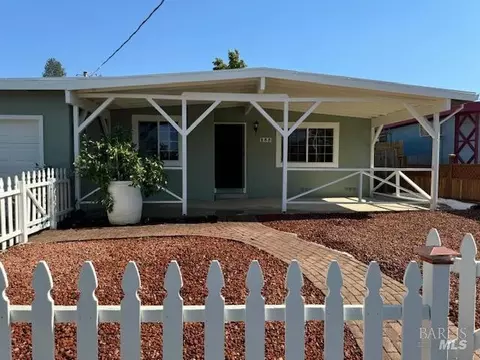 255 Burlington Dr, Ukiah, CA 95482