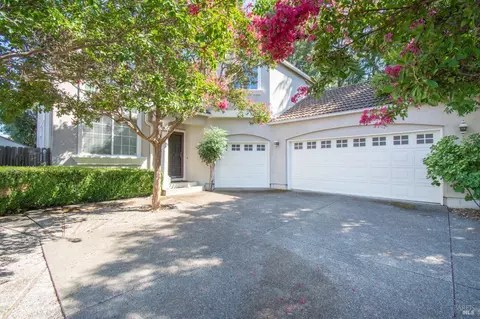 1213 Black Oak Ct, Vacaville, CA 95687