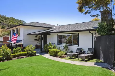 30 Sunnyhill Rd, Novato, CA 94945
