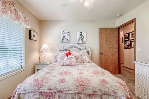 Bedroom - 8966 Cypress Ave, Cotati, CA 94931 photo 4 of 7
