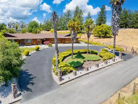 Exterior - 8966 Cypress Ave, Cotati, CA 94931 photo 5 of 29