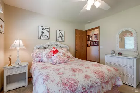 Bedroom - 8966 Cypress Ave, Cotati, CA 94931 photo 5 of 7