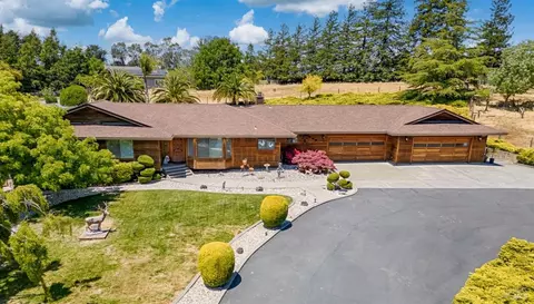 8966 Cypress Ave, Cotati, CA 94931