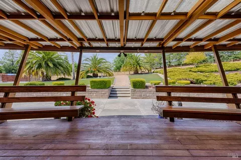 Exterior - 8966 Cypress Ave, Cotati, CA 94931 photo 9 of 29